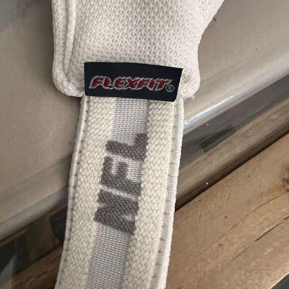 NWT Men’s Carolina Panthers Reebok NFL Team Apparel Flex Fit visor. - Picture 8 of 8